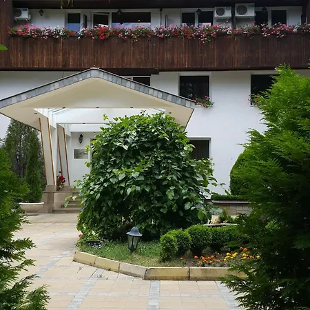 Family Borova Gora Hotel *